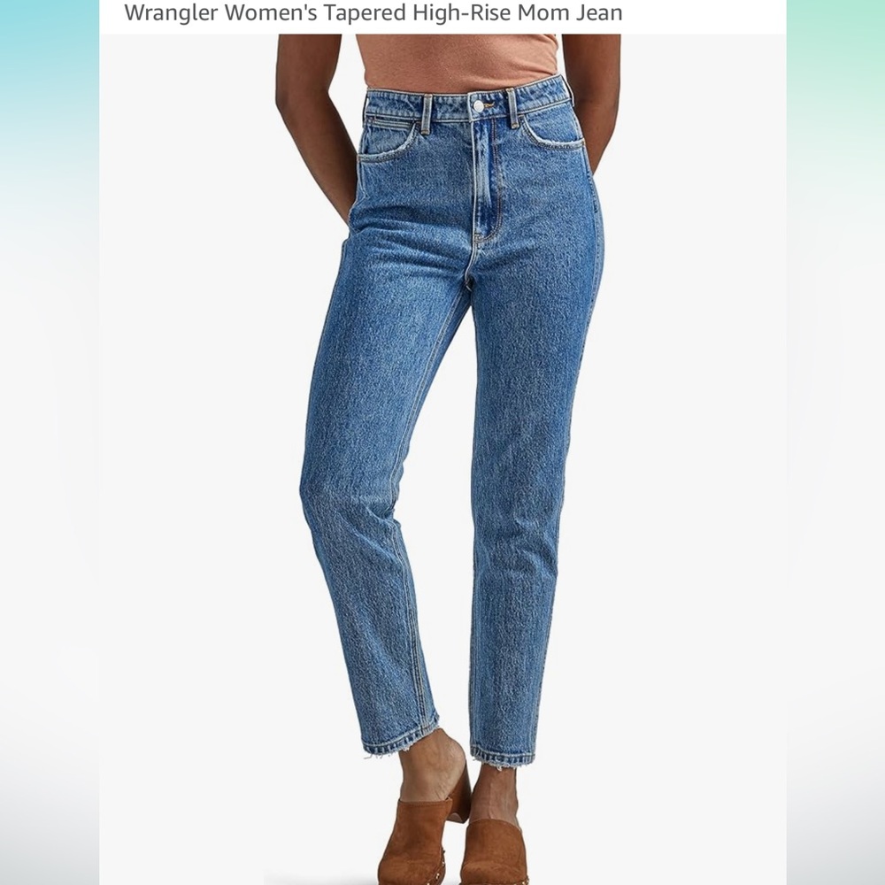 NWT Wrangler mom fit Jean